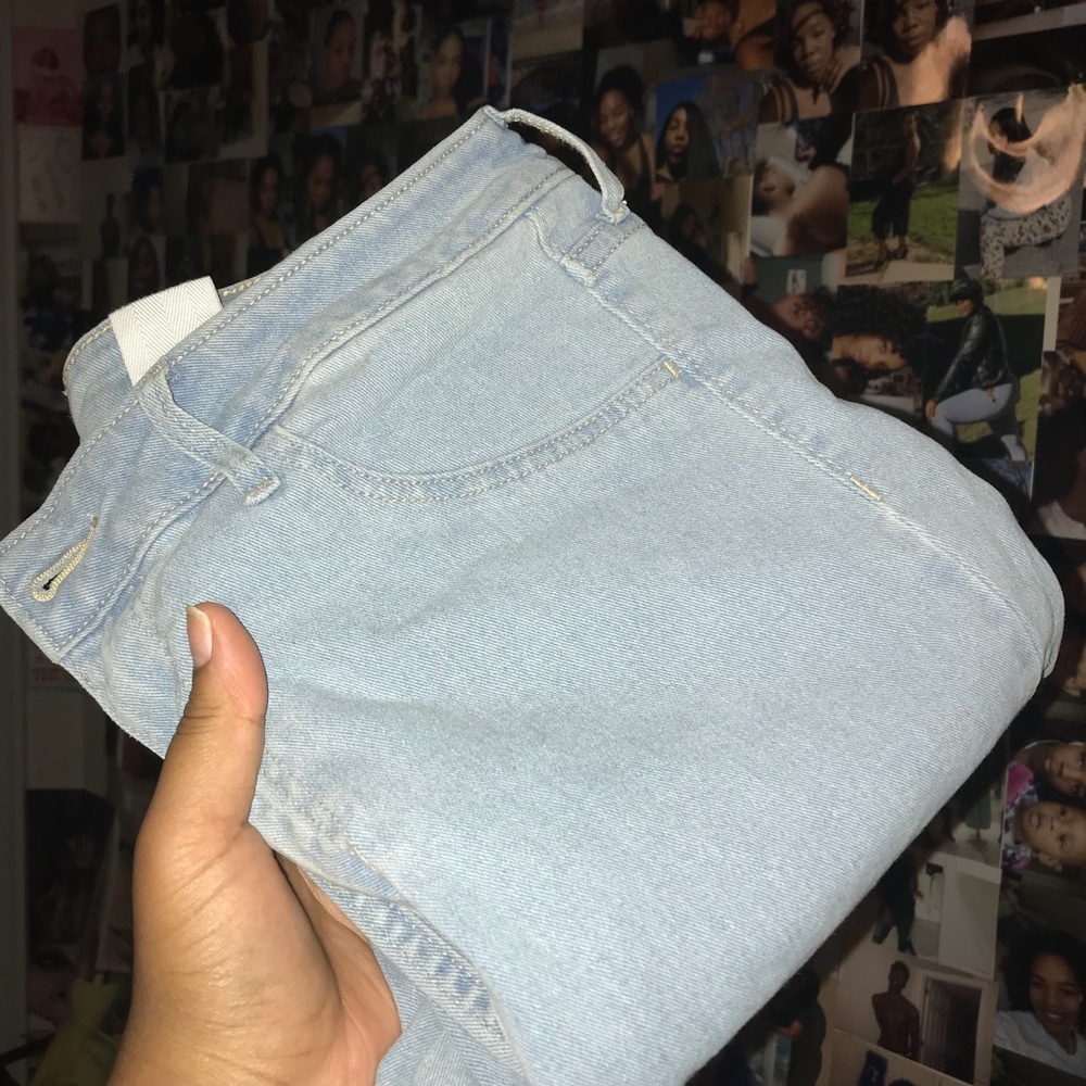 H&M Light Wash 31’ Jeans (BRAND NEW)